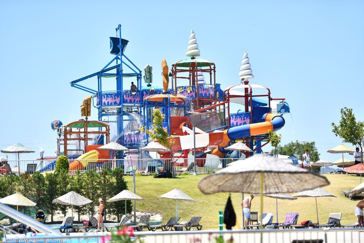 Çeşme Oasis Aqua Park sezonu 16 Haziran Cuma günü açılıyor
