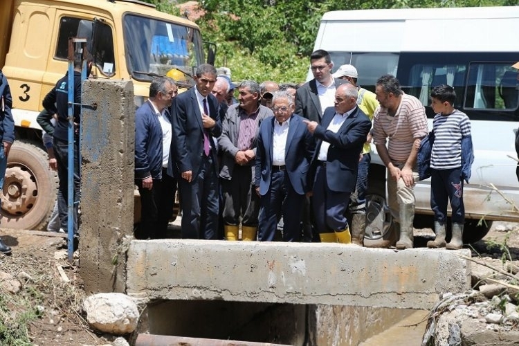 Kayseri Büyükşehir Belediyesi Sel Felaketinin İzlerini Temizliyor