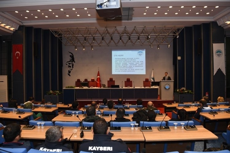 Kayseri Büyükşehir Personeline Etik Değerler Eğitimi Veriliyor