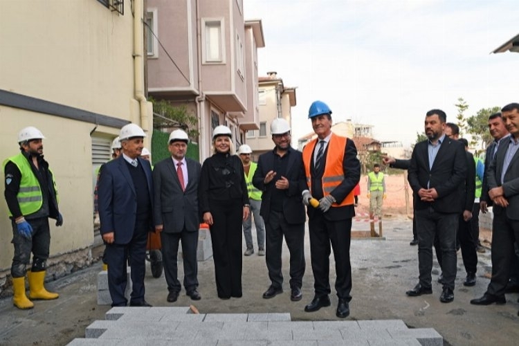Bursa, Yepyeni Bir Görünüme Kavuşarak En Güzel Meydanını İnşa Ediyor