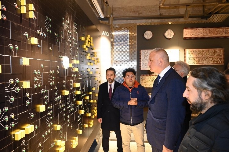 Depo No:4'ü İnceleyen Bakan Ersoy'dan Detaylı Değerlendirme