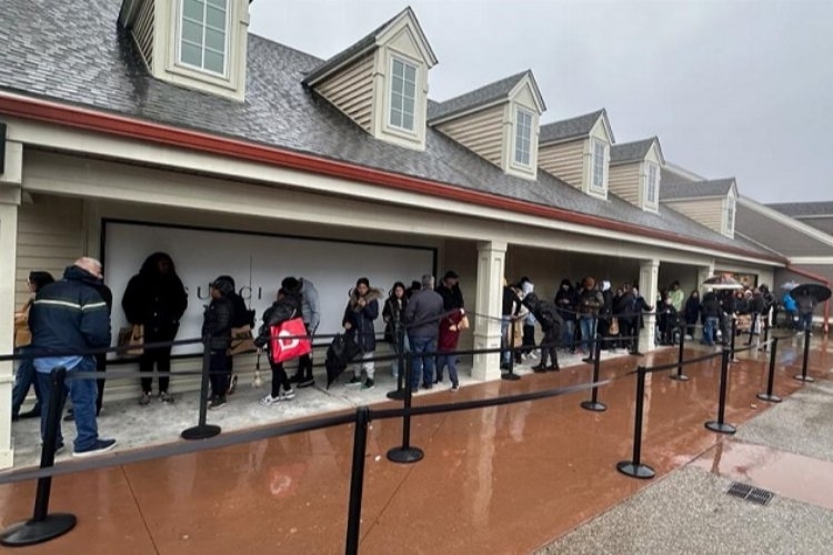 Yeni Yıl Heyecanı: New Jersey'de Alışveriş Çılgınlığı Başlıyor