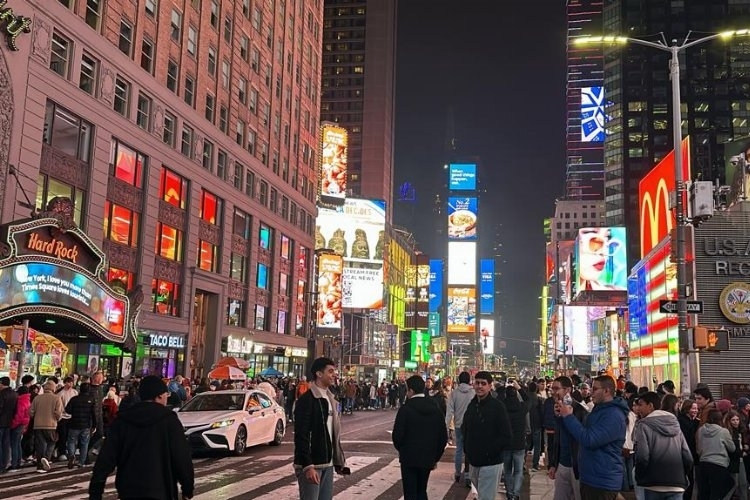 Amerika'da Sokaklar, Noel Coşkusuyla Doldu Taştı