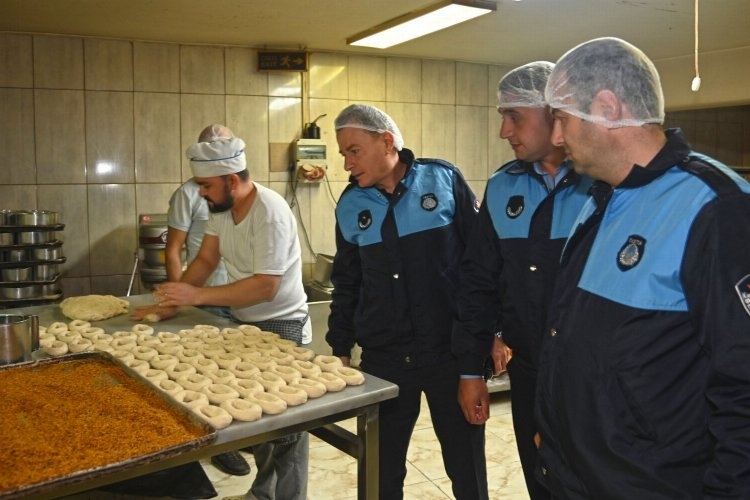 İzmir Karabağlar'da yılbaşı denetimleri devam ediyor