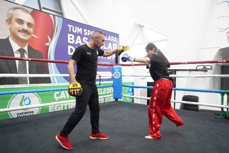 Çayırova'da Kış Spor Okulları, Eğitim Faaliyetlerine Devam Ediyor
