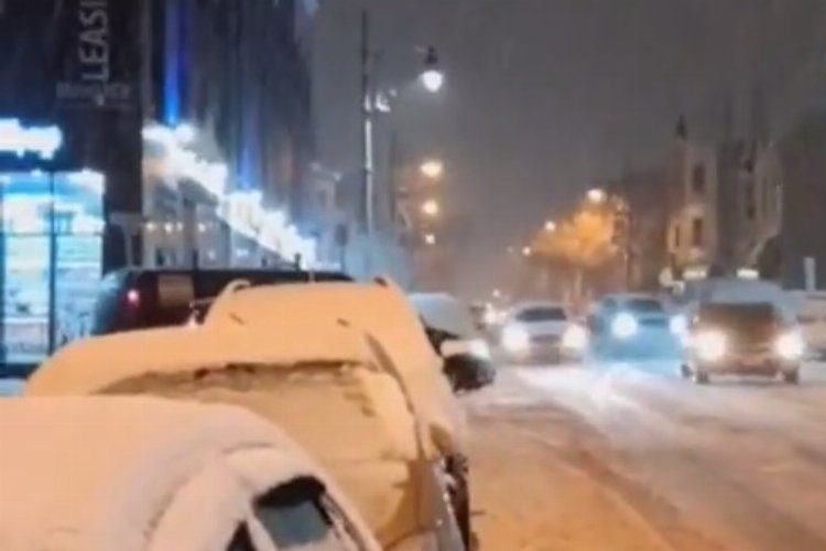 ABD'de Kar Yağışı: Yılın İlk Karı 1 Metreye Ulaştı