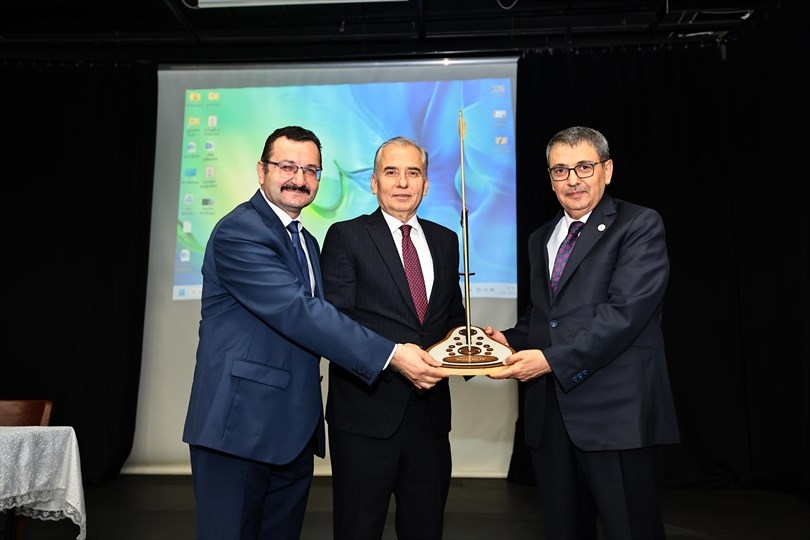 Başkan Zolan'a Yılın Altın Ok Ödülü Takdim Edildi
