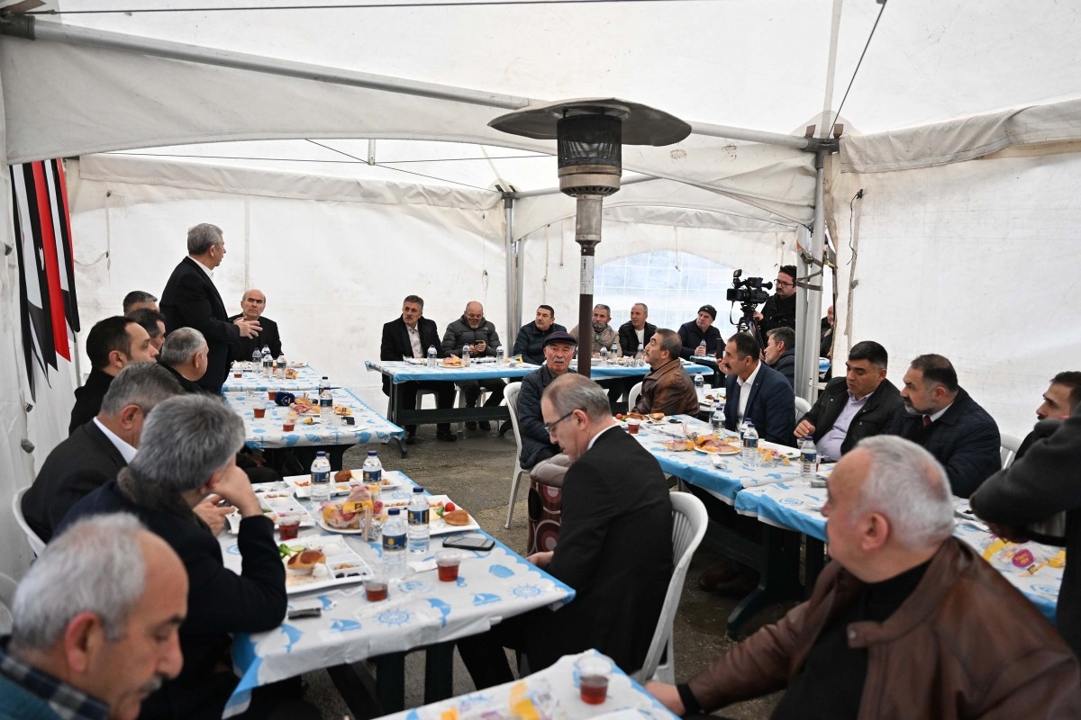 Ankara Büyükşehir Belediye Başkanı Mansur Yavaş, Ulaşım Esnafı ile Sorunları Dinledi