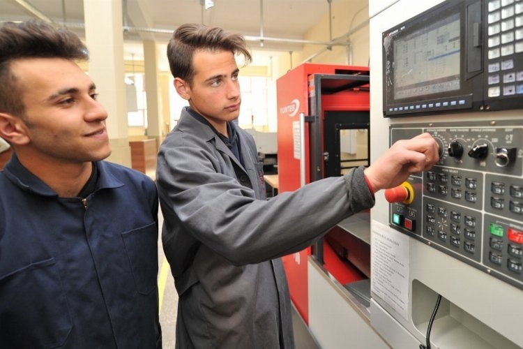 Mesleki Eğitime Destek Protokolü Çerçevesinde Burslu Öğrenci Desteği