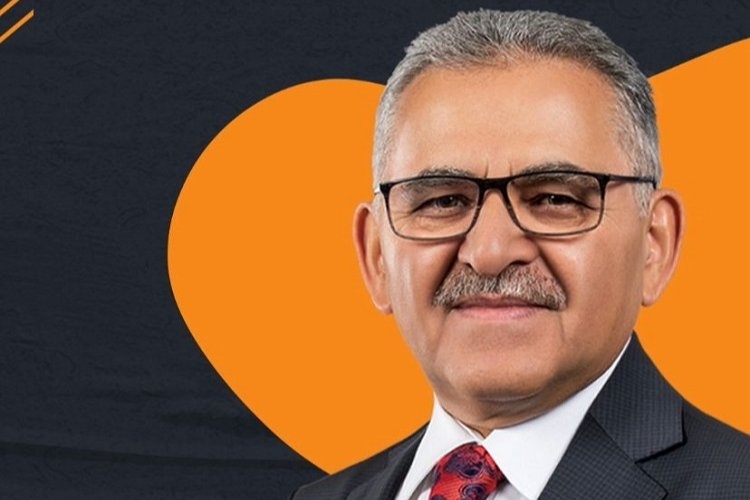 Başkan Büyükkılıç, İstanbul Mobilya Fuarı'na Katılmak Üzere Yola Çıkıyor
