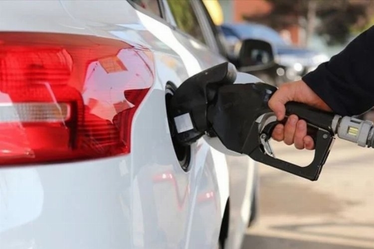 Benzine Gece Yarısı Zam Bekleniyor: Pompaya Yansıyacak Zammın Litre Başına 1,46 TL Olması Tahmin Ediliyor