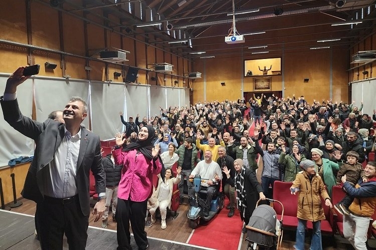 Gölcük'te Engelli Bireylere Özel Sinema Keyfi