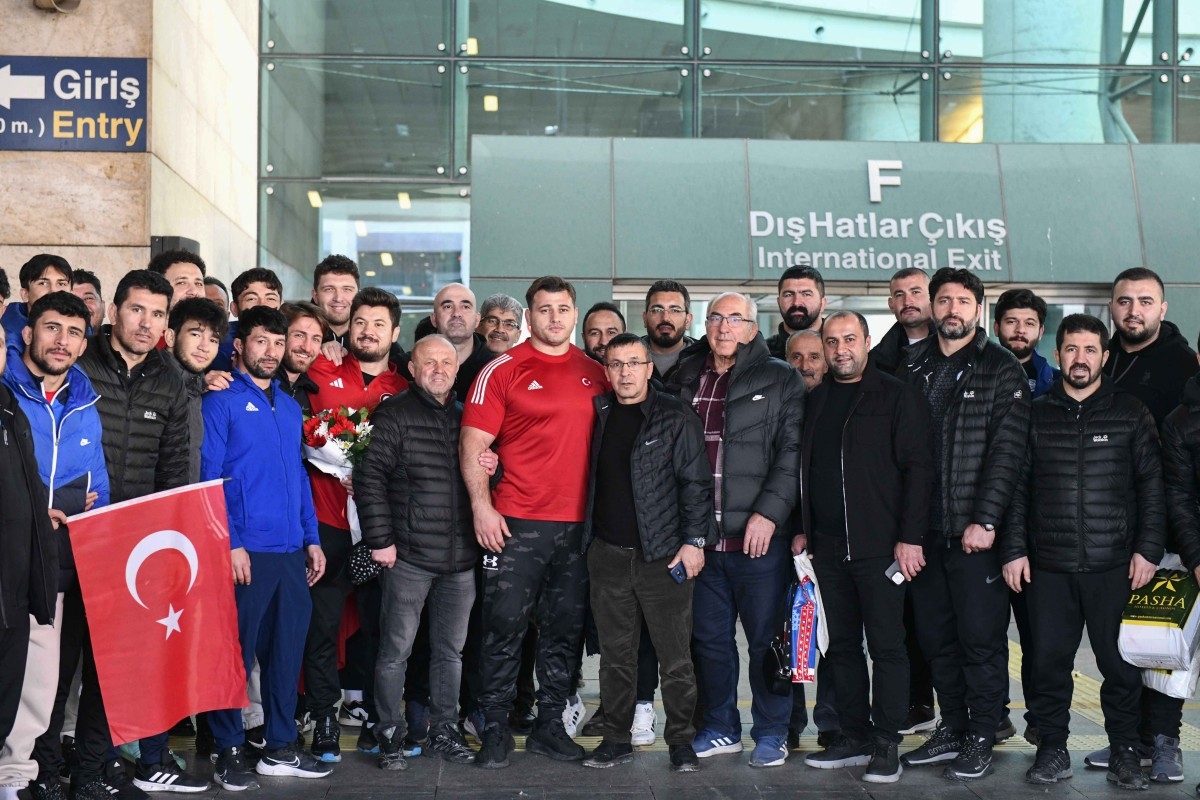 ASKİ Sporlu Milli Güreşçiler Zaferle Dönüş Yaptı