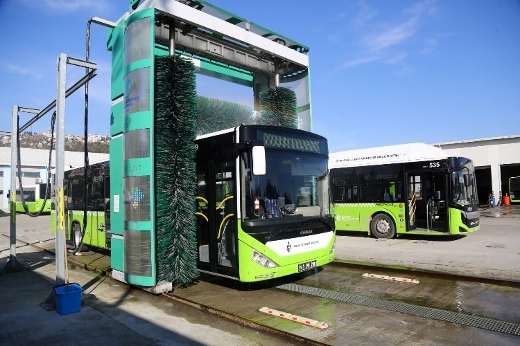 Kocaeli'de Otobüsler Gri Suyun İncelikleriyle Temizleniyor