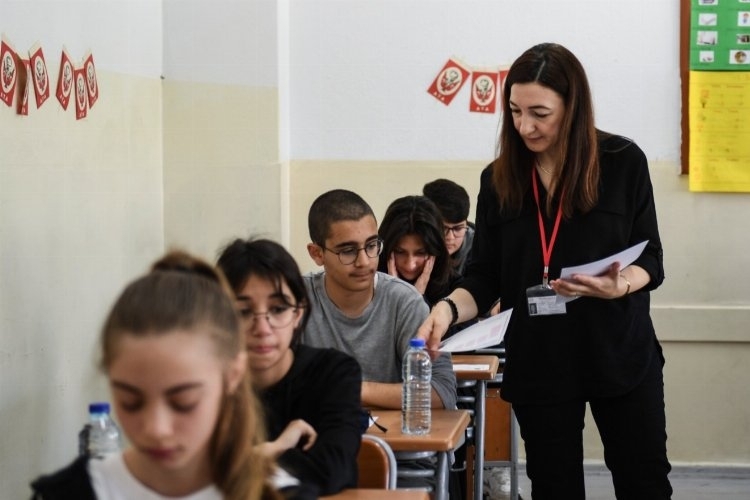 MEB ve ÖSYM, Soru Havuzları İçin Ortak Çalışma Yürütüyor