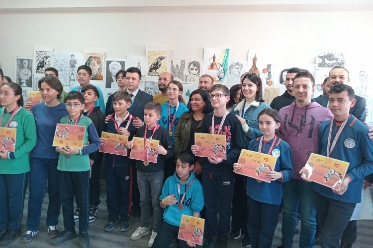 Yunusemre'de Çocuklar, Akıl ve Zeka Oyunlarıyla Eğlenceli Anlar Yaşadı
