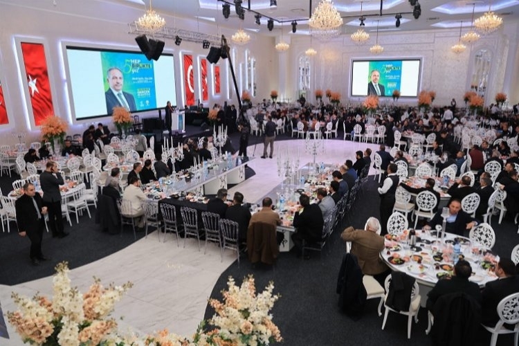 Yalçın Güvence, Bina Görevlilerine Destek Veriyor