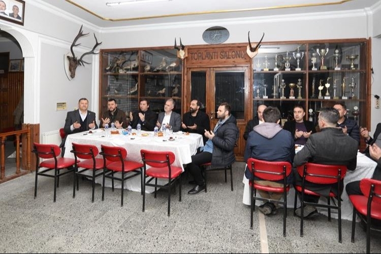 Çardak Camii'nde Bereket Sofrası Kuruldu