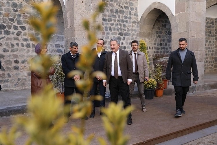 Melikgazi'nin Zengin Tarihini Yansıtan 700 Yıllık Projeye Doğru Yolculuk