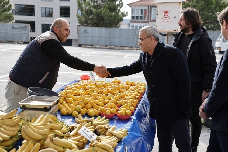 Zafertepe Pazarı'nda Renkli Tezgahlar Kuruldu