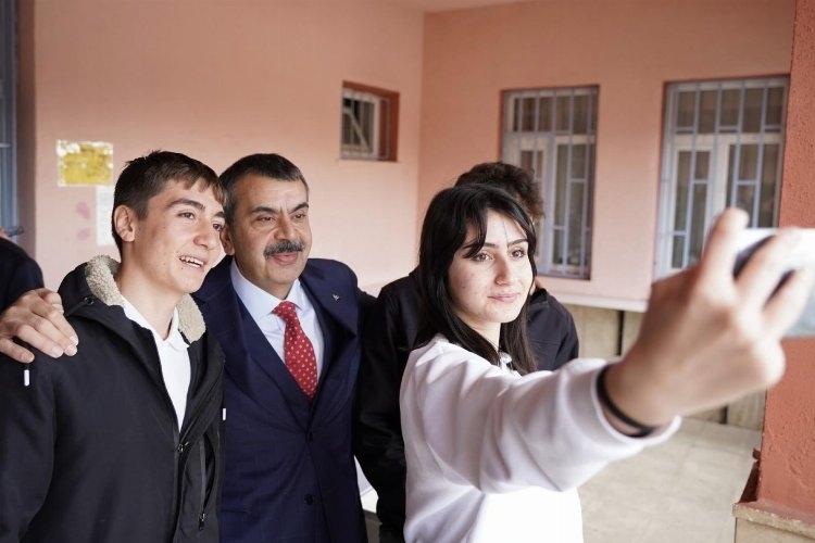 Bakan Tekin, Konya Ziyaretiyle Gündemi Belirledi