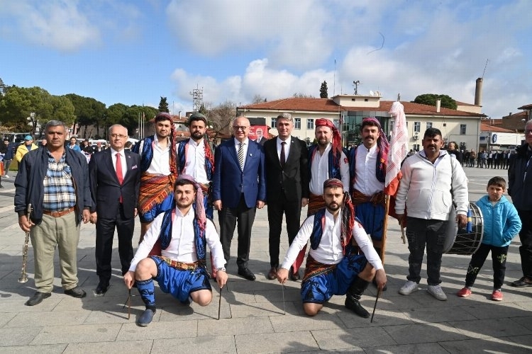 Kula Halkı, Başkan Ergün'e Coşkulu Destek Gösterisi