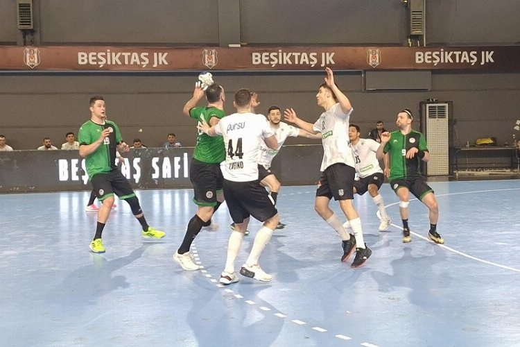 Sakarya Hentbol Takımı, Beşiktaş'ı Geride Bırakarak Liderliği Elde Etti