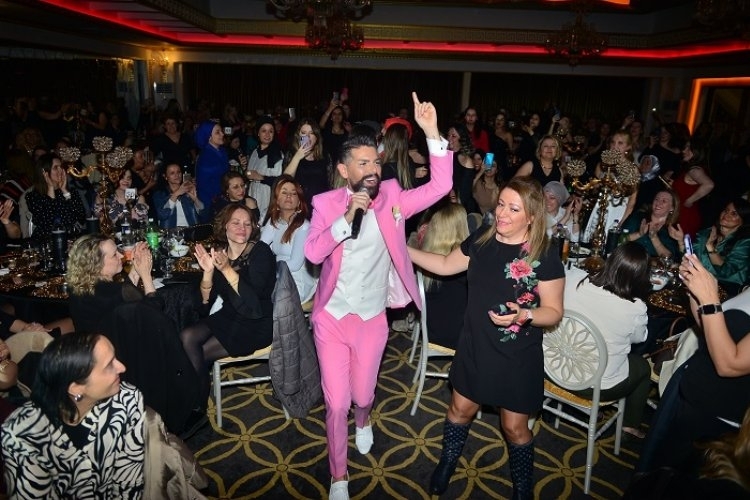 Mehmet Çevik'ten Kadınlar İçin Konser