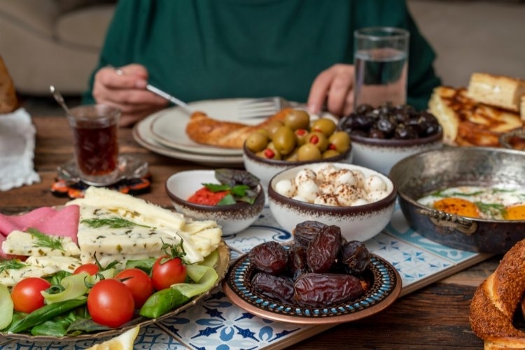 Sağlıklı Ramazan İpuçları: Beslenme ve Diyet Uzmanı Nur Ecem Baydı Ozman'dan Öneriler