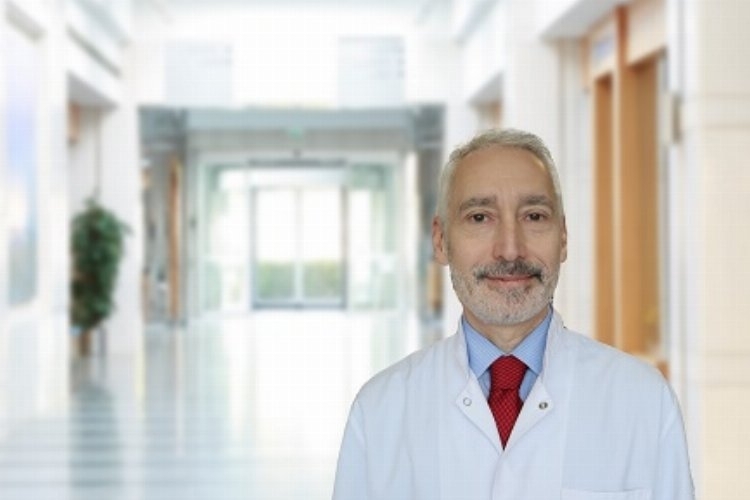 arkinson Hastalığı ve Titreme: Tedavi Seçenekleri ve Cerrahi Girişimler