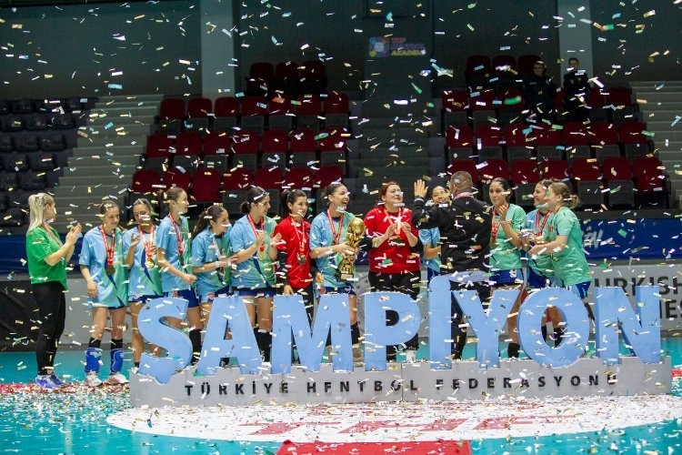 Kepez, Kadınlar 2. Lig'inde Şampiyonluğa Ulaştı