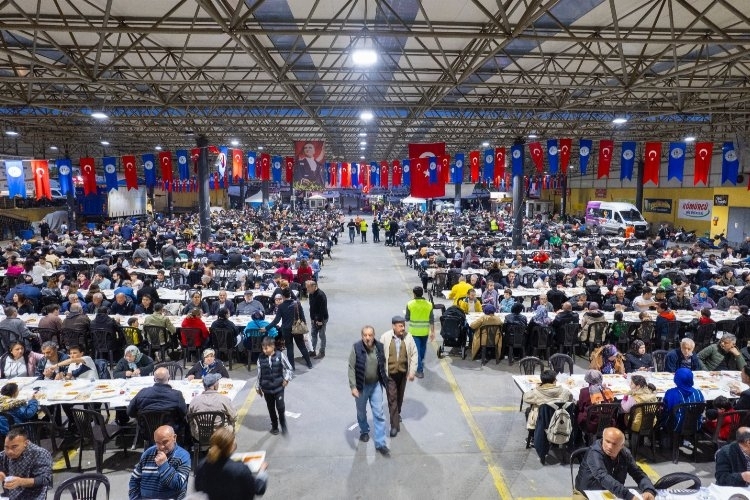 Başkan Tokat, Vatandaşlarla İftar Sofrasında Buluştu