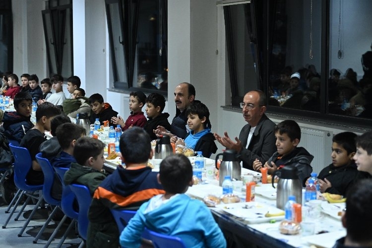 Konya Başkanları, Hafızlık Öğrencileriyle Sahurda Bir Araya Geldi