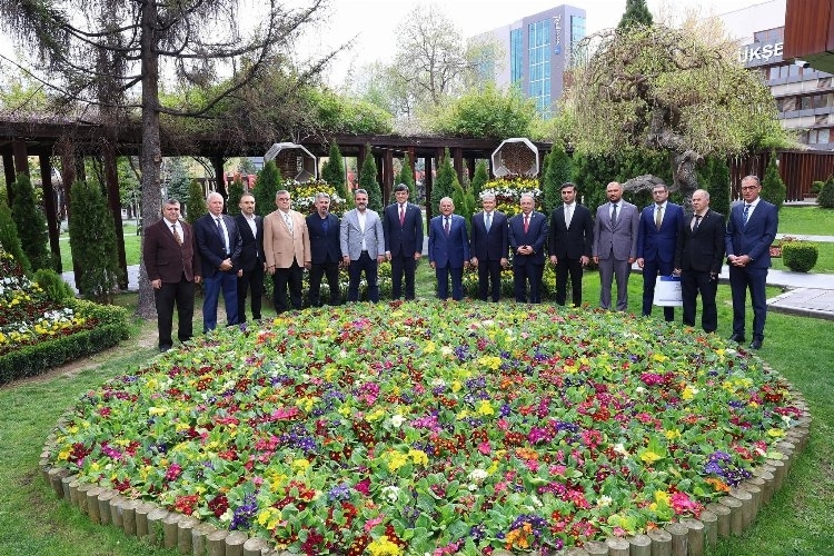 Azerbaycan Heyeti, Başkan Büyükkılıç'ı Ziyaret Etti