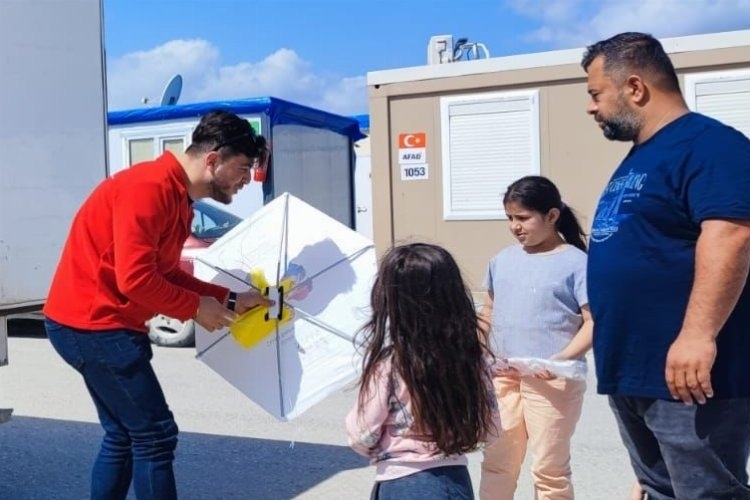 Hatay'da Çocuklar, Gökyüzünü Renklendirdi