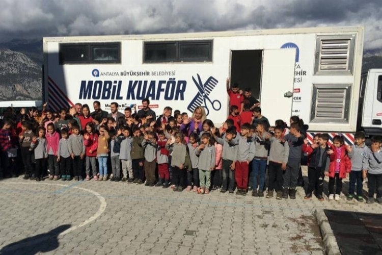 İlçelerde Mobil Kuaför 1658 Vatandaşa Hizmet Sunuldu