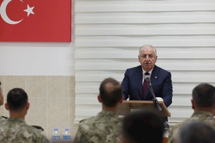 Bakan Güler, KKTC'deki Askerî Birlikleri Denetledi ve Mehmetçiklerle Buluştu