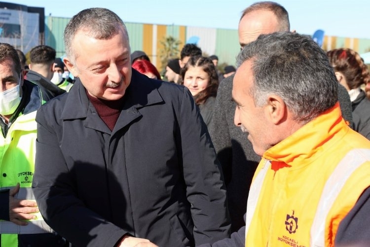  Büyükakın'dan İşçilere 1 Mayıs Kutlaması: 