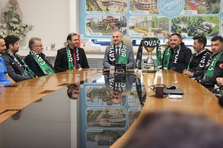 Başkan Çiftçi, Şampiyon Çayırovaspor'u Misafir Etti