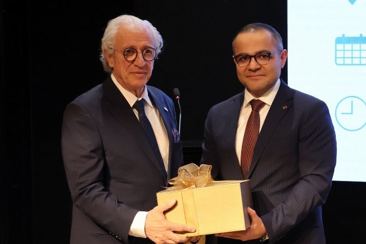 İzmir'in Kuzey Aksında Kimya Sektörü Yükselişe Geçiyor