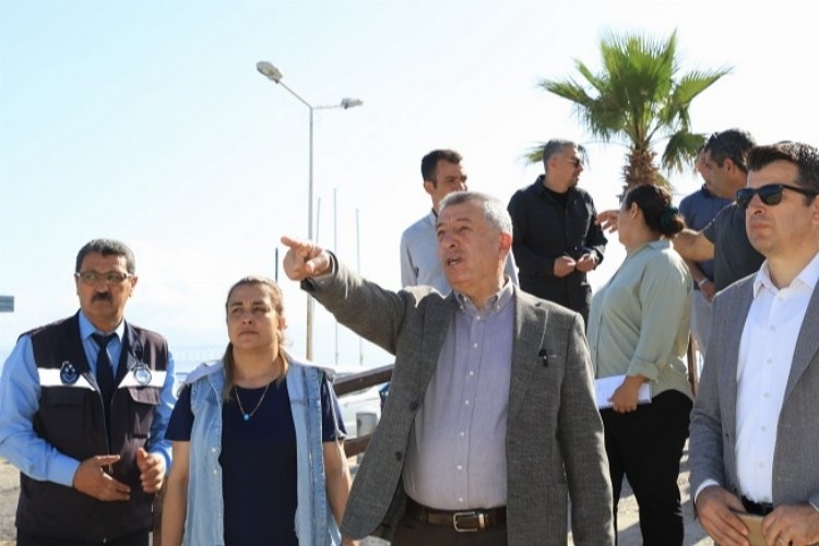 Başkan Günay, Yaya Yolunu İşgal Eden Eşyaların Kaldırılmasını Sağladı