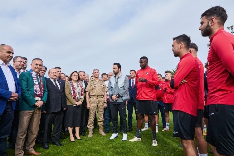 Başkan Şahin'den Gaziantep FK'ya Destek Ziyareti!