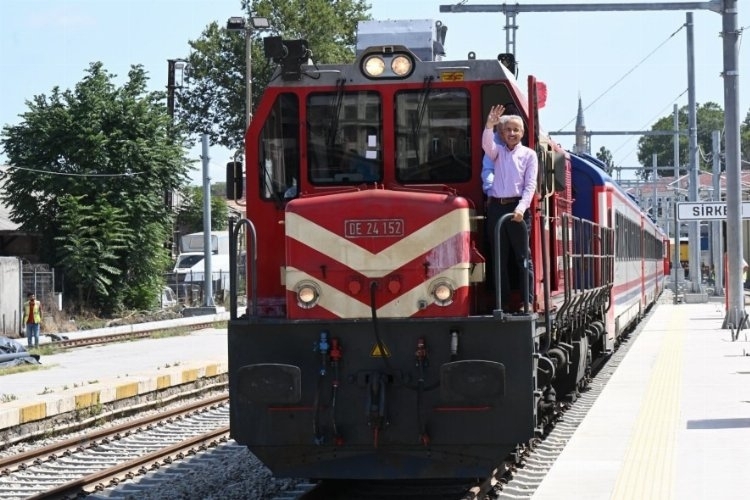 Bakü-Tiflis-Kars Demiryolu Hattı Yeniden Faaliyete Geçti
