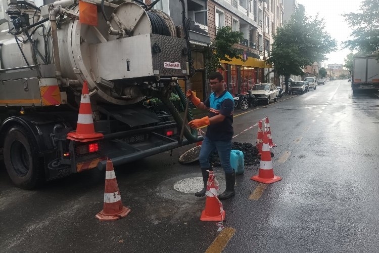Manisa'da Yağış Sonrası MASKİ Hızla Müdahale Etti